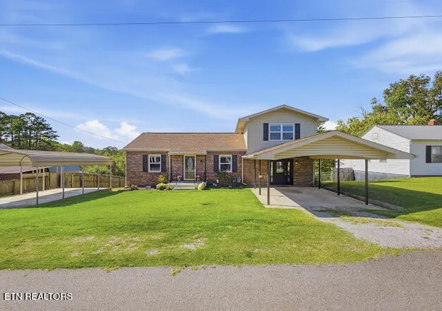 Photo 1 of Single family home for sale at 214 Long Dr, Harriman, TN 37748 | MLS# 1358319 | Listing updated on 2026-10-29