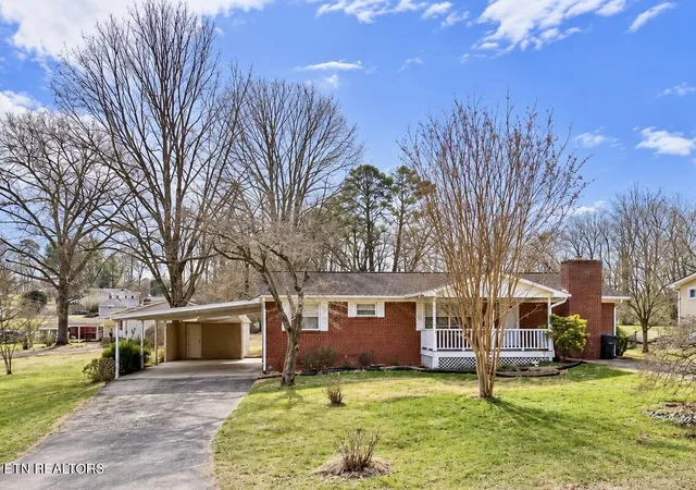 Photo 1 of Sale Pending at 5000 Fleetwood Dr, Knoxville, TN 37921 | MLS# 1358561 | Listing updated on 2026-10-11