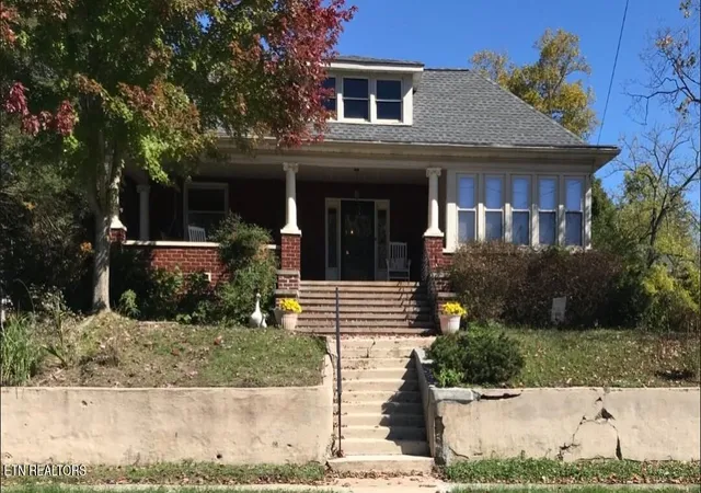 Photo 1 of Single family home for sale at 406 N 25th Street, Middlesboro, KY 40965 | MLS# 1358692 | Listing updated on 2026-10-13