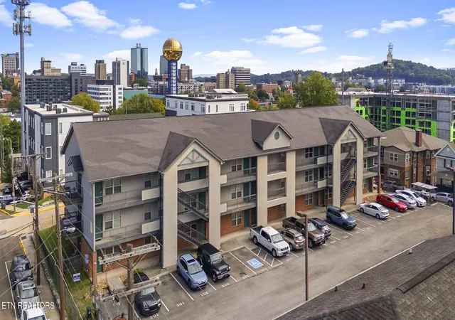 Condo for sale at 1201 Laurel Ave #101, Knoxville, TN 37916 | MLS# 1358725