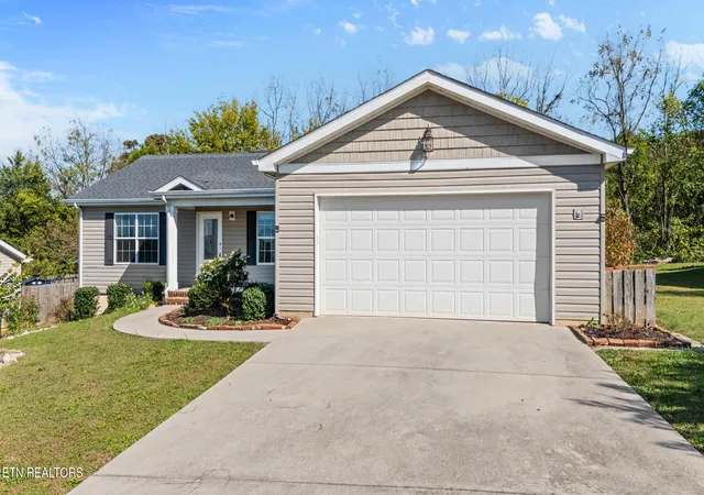 Photo 1 of Single family home for sale at 298 Hartfield Ln, Loudon, TN 37774 | MLS# 1359234 | Listing updated on 2026-10-17