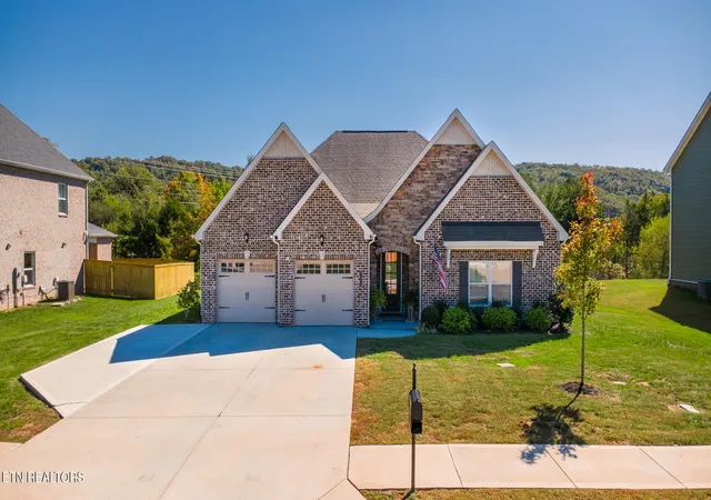 Photo 1 of Single family home for sale at 125 Ashton Flds Dr, Lenoir City, TN 37772 | MLS# 1360133 | Listing updated on 2026-10-29