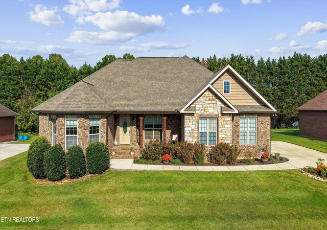 Photo 1 of Single family home for sale at 1132 Linford Cir, Alcoa, TN 37701 | MLS# 1360002 | Listing updated on 2026-10-29