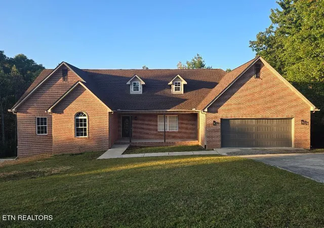 Single family home for sale at 425 Indian Hills Rd, Oneida, TN 37841 | MLS# 1359044