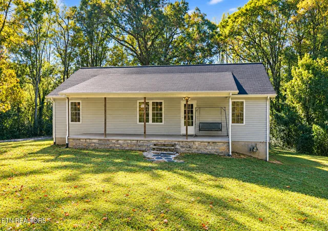 Photo 1 of Sale Pending at 2300 Alberta Dr, Knoxville, TN 37920 | MLS# 1359568 | Listing updated on 2026-10-28