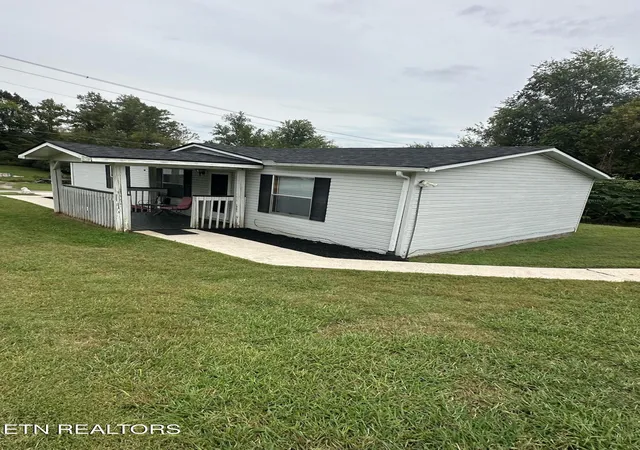 Single family home for sale at 407 N Wilder Ave, Rockwood, TN 37854 | MLS# 1360016