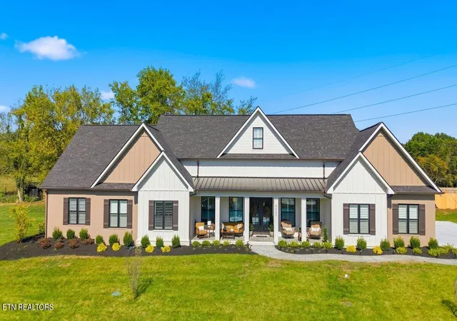 Photo 1 of Single family home for sale at 2627 Tuckaleechee Pike, Maryville, TN 37803 | MLS# 1359291 | Listing updated on 2026-10-30