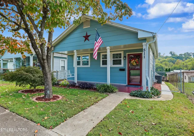 Photo 1 of Single family home for sale at 511 Ferry St, Loudon, TN 37774 | MLS# 1359271 | Listing updated on 2026-10-18