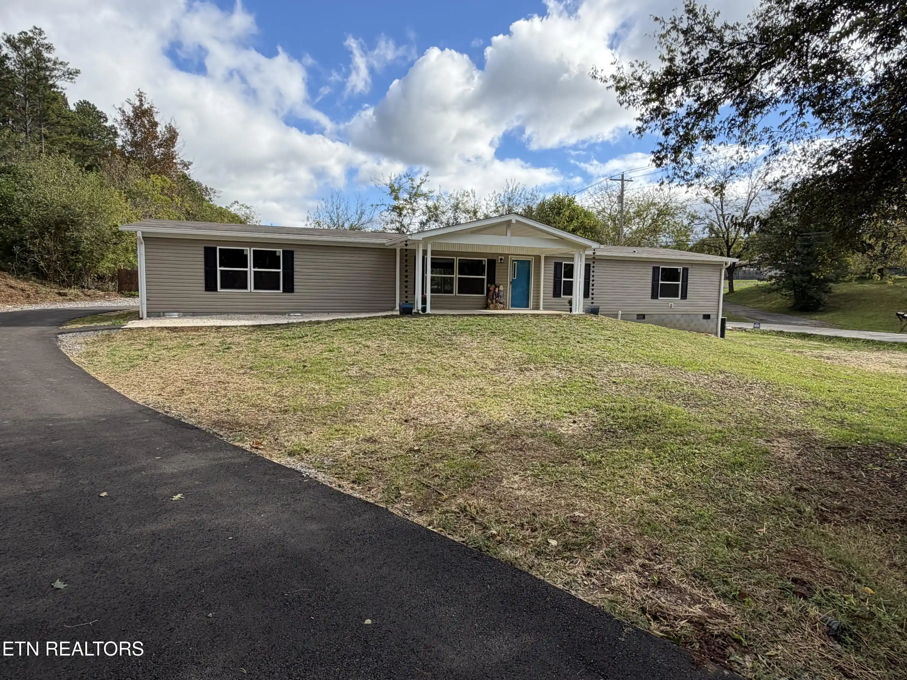 Photo 1 of Single family home for sale at 19185 Martel Rd, Lenoir City, TN 37772 | MLS# 1359243 | Listing updated on 2026-10-28