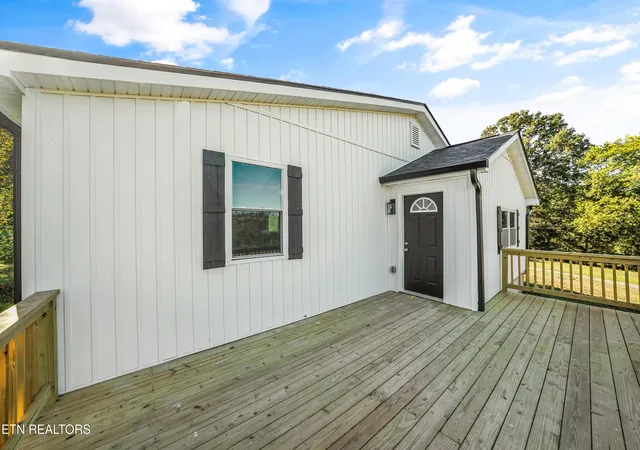 Photo 1 of Sale Pending at 16320 Steekee Rd, Loudon, TN 37774 | MLS# 1359894 | Listing updated on 2026-10-31