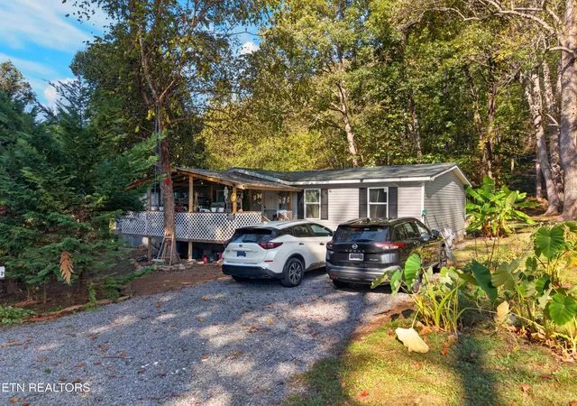 Photo 1 of Single family home for sale at 4221 Lindsey Gap Rd, Cosby, TN 37722 | MLS# 1359340 | Listing updated on 2026-10-19