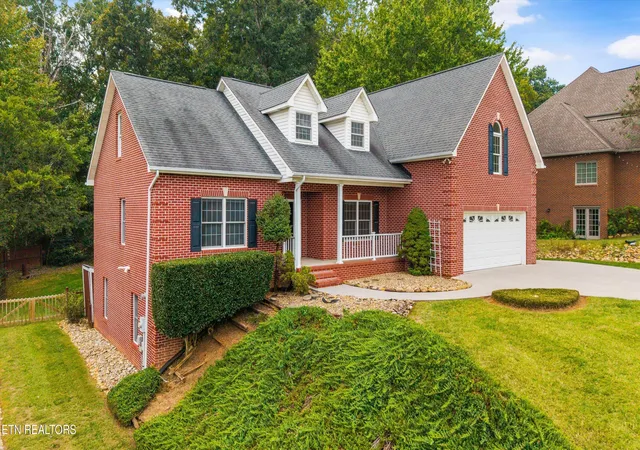 Single family home for sale at 2560 Hirst Cir, Lenoir City, TN 37772 | MLS# 1359541