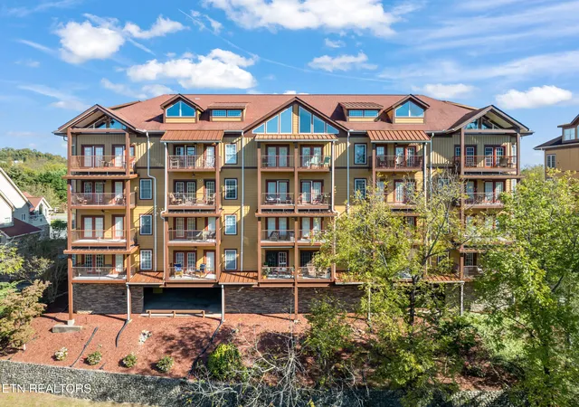 Condo for sale at 527 River Pl Way Unit 334, Sevierville, TN 37862 | MLS# 1360079