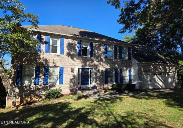 Photo 1 of Single family home for sale at 12907 Pin Oak Cir, Farragut, TN 37934 | MLS# 1359620 | Listing updated on 2026-10-22