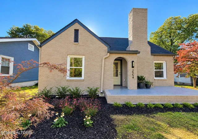 Single family home for sale at 2554 Woodbine Ave, Knoxville, TN 37914 | MLS# 1359540