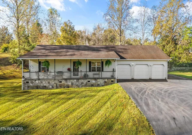 Single family home for sale at 166 Schooler Ln, Cumberland Gap, TN 37724 | MLS# 1359646