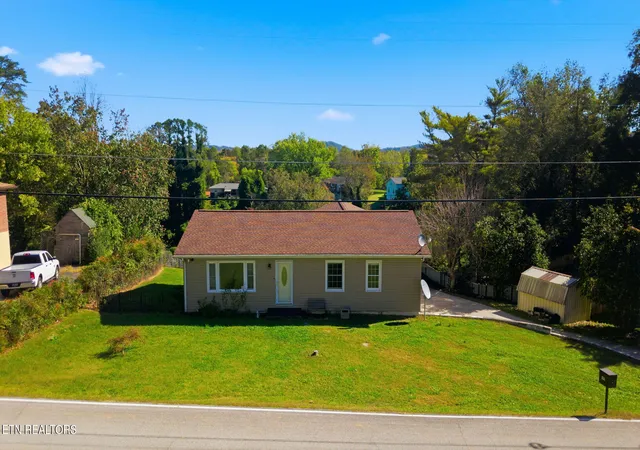 Photo 1 of Single family home for sale at 804 Patton Fry Rd, Kingston, TN 37763 | MLS# 1359686 | Listing updated on 2026-10-23