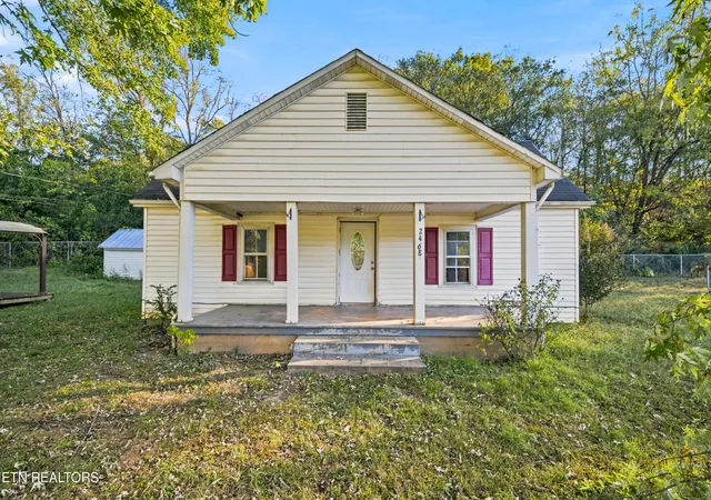 Single family home for sale at 2468 Hartford Rd, Cosby, TN 37722 | MLS# 1360103
