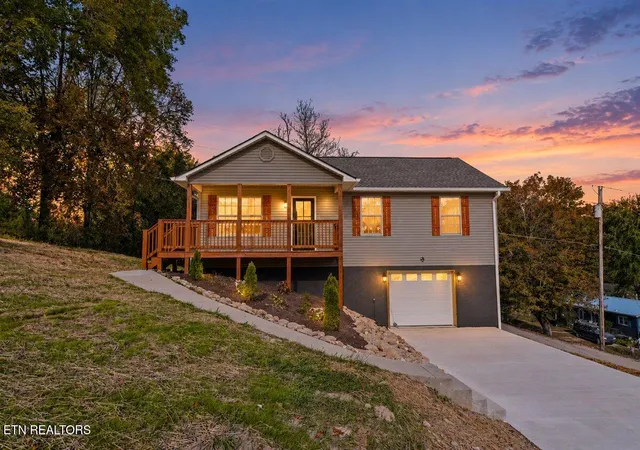 Single family home for sale at 811 S 15th Street, La Follette, TN 37766 | MLS# 1359759