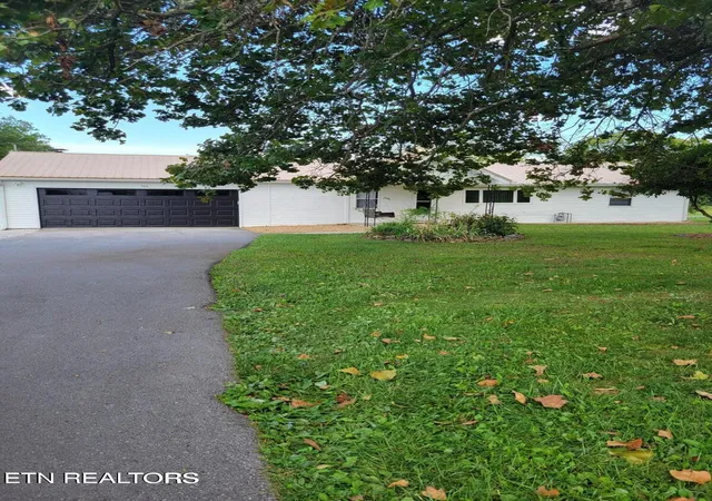 Single family home for sale at 566 Turkey Oak Rd, Crossville, TN 38555 | MLS# 1360089