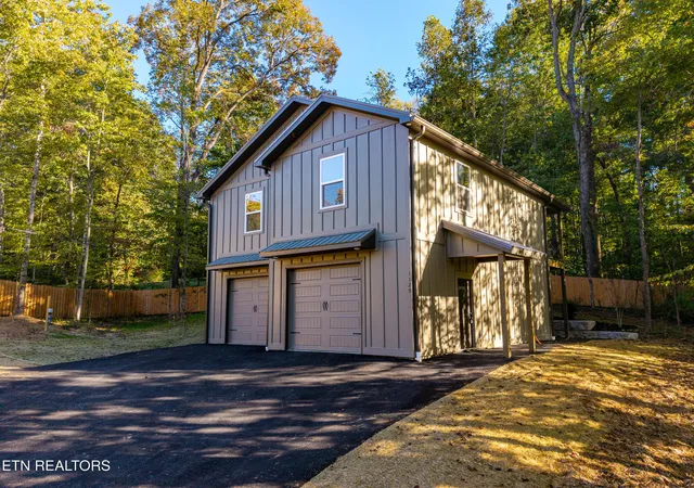 Single family home for sale at 1129 Chris Wood Dr, Seymour, TN 37865 | MLS# 1359913