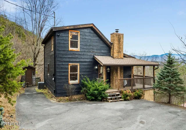 Photo 1 of Single family home for sale at 1625 Bear Claw Way, Sevierville, TN 37876 | MLS# 1359861 | Listing updated on 2026-10-23
