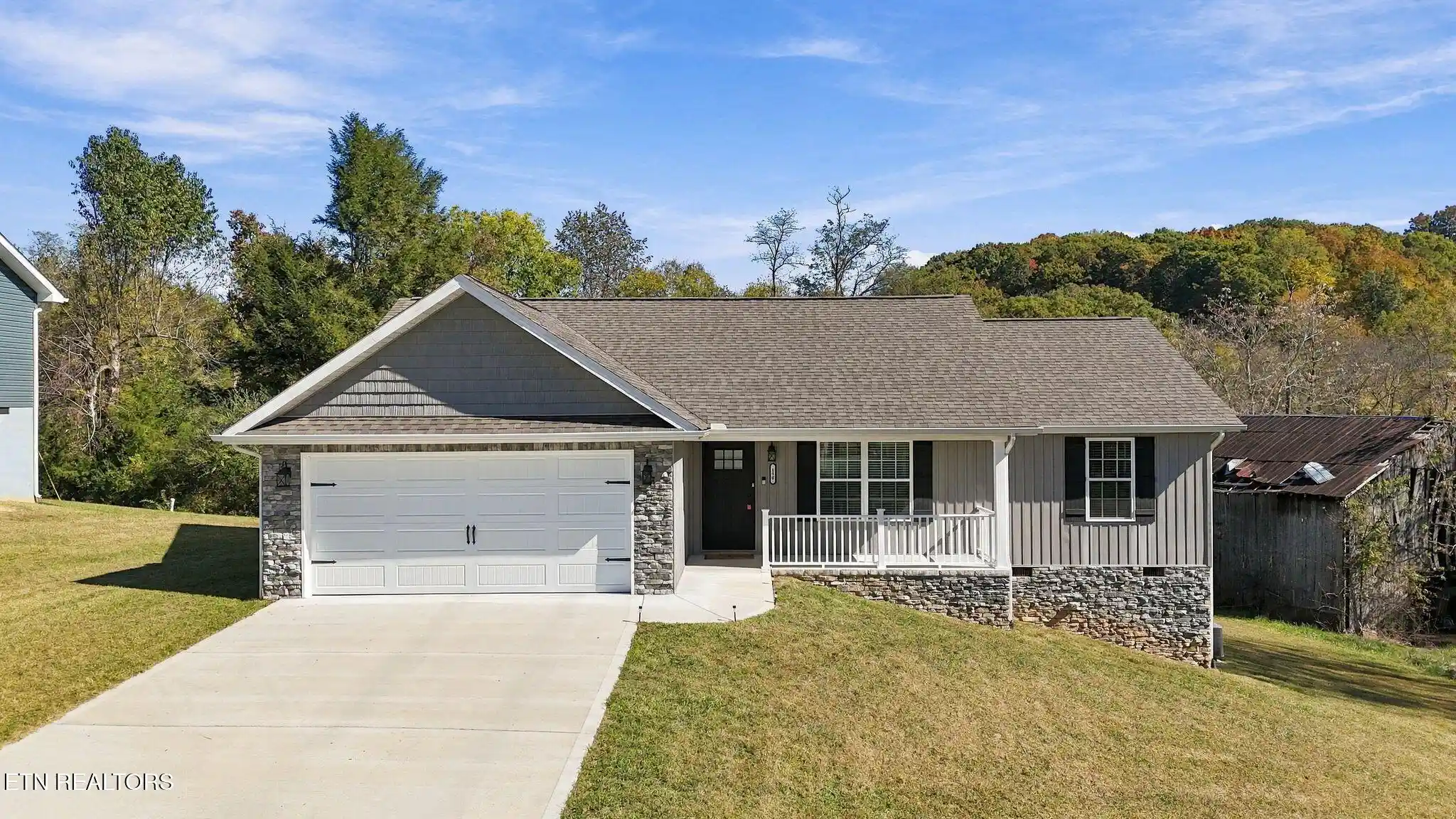 Single family home for sale at 100 Bray Ln, Tazewell, TN 37879 | MLS# 1359874
