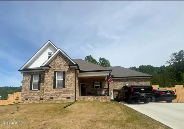 Single family home for sale at 194 W Park Cir, Decatur, TN 37322 | MLS# 1360018