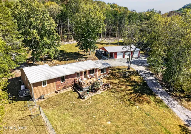 Single family home for sale at 115 W Creek Ln, Gainesboro, TN 38562 | MLS# 1360055