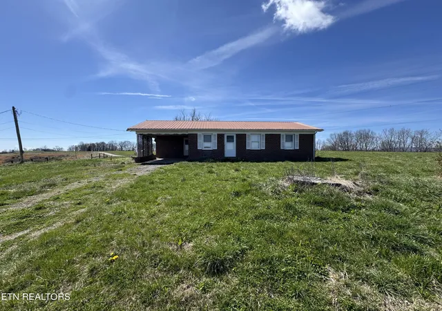 Single family home for sale at 120 Oak Grv Church Rd, Harrogate, TN 37752 | MLS# 1360068