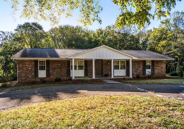 Photo 1 of Multi family home for sale at 1230 April Dr, Knoxville, TN 37919 | MLS# 1360159 | Listing updated on 2026-10-27