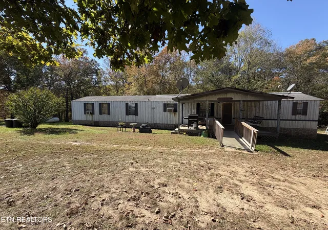 Single family home for sale at 825 Ridge Gap Rd, Rockwood, TN 37854 | MLS# 1360085