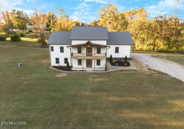 Single family home for sale at 143 Gibbs Ln, Clinton, TN 37716 | MLS# 1360095