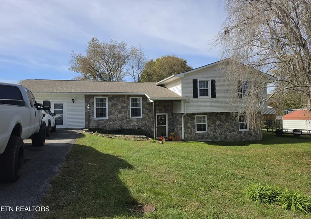 Single family home for sale at 140 Harrow Rd, Harrogate, TN 37752 | MLS# 1360118