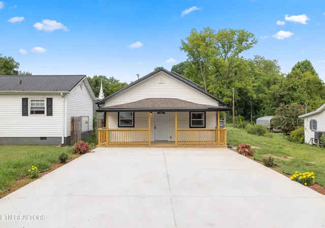 Single family home for sale at 4205 Tomlinson St, Knoxville, TN 37920 | MLS# 1360142