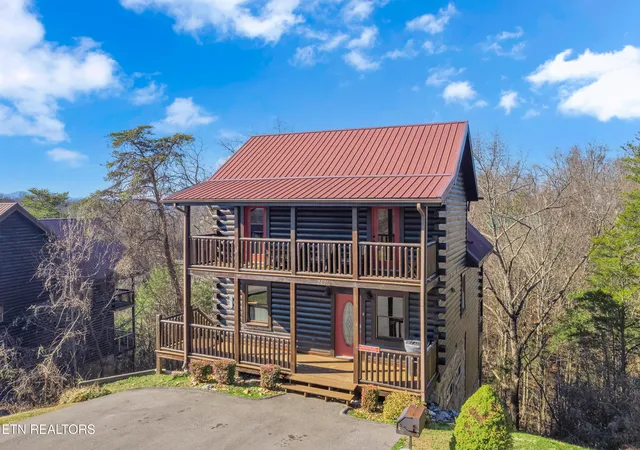 Photo 1 of Single family home for sale at 1551 Rainbow Ridge Rd, Sevierville, TN 37862 | MLS# 1360173 | Listing updated on 2026-10-27