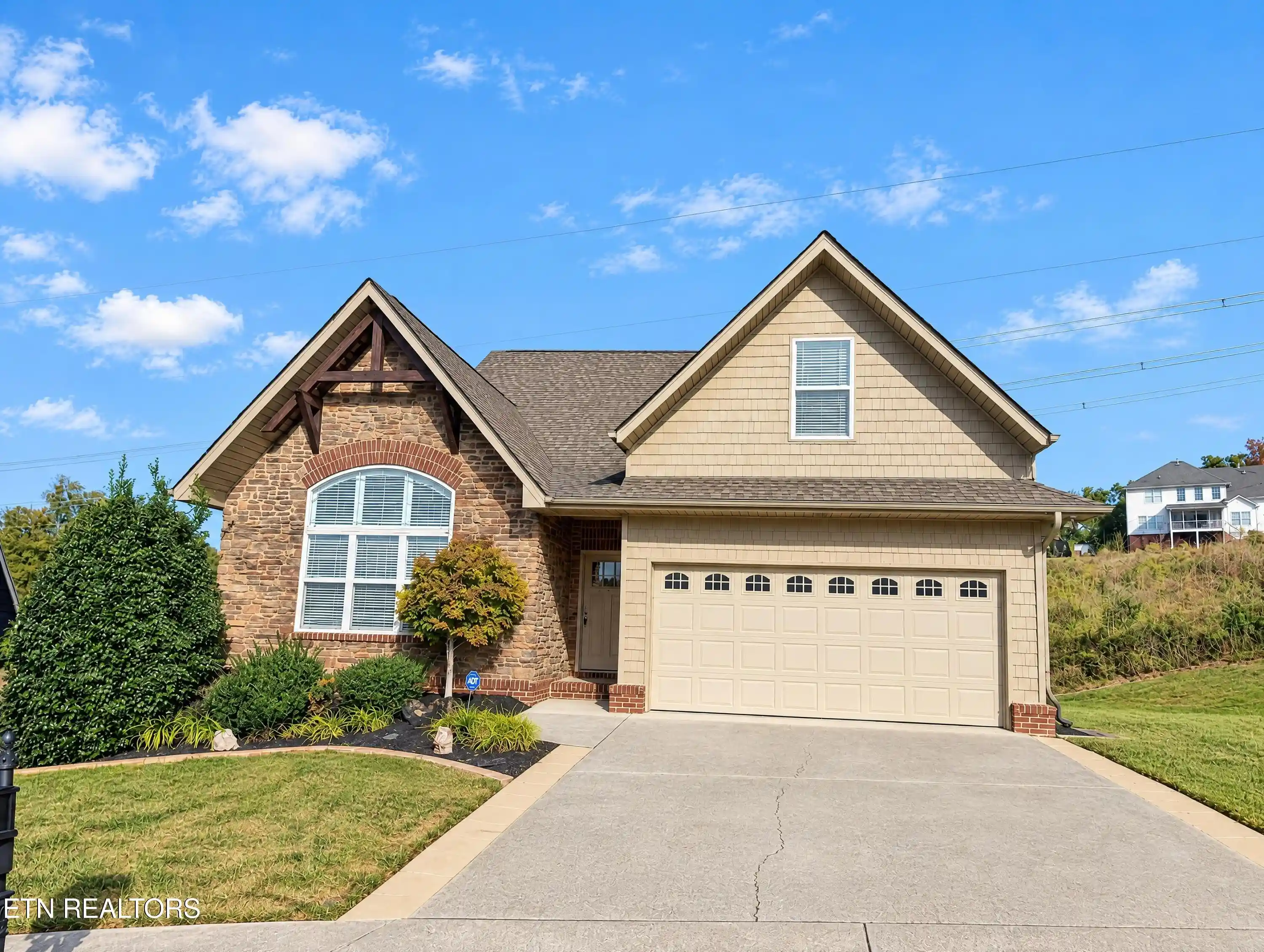 Single family home for sale at 8337 Shoregate Ln, Knoxville, TN 37938 | MLS# 1360600