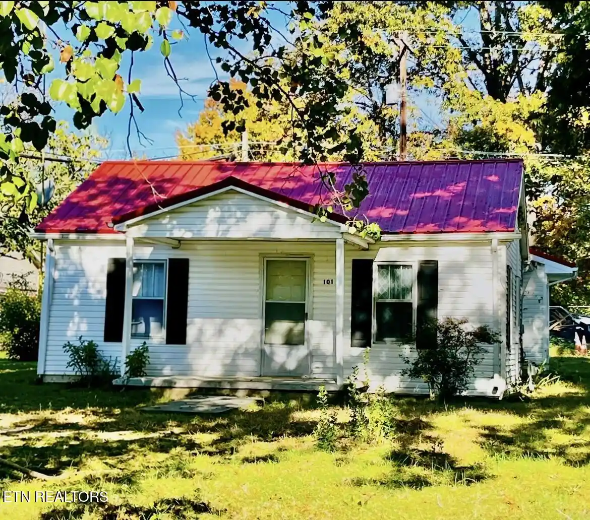 Photo 1 of Single family home for sale at 101 Main St, Englewood, TN 37329 | MLS# 1360667 | Listing updated on 2026-10-30