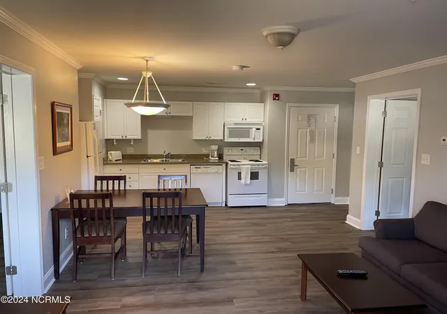 Listing Photo 4 - Condo for sale in building located at 518 Little River Farm Blvd, Carthage, NC 28327 - Unit #C100