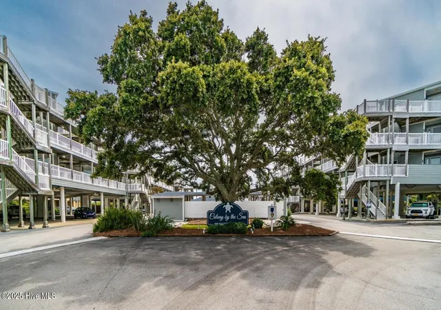 Listing Photo 2 - Condo for sale in building located at 855 Salter Path Rd, Indian Beach, NC 28512 - Unit #207
