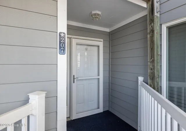 Listing Photo 4 - Condo for sale in building located at 855 Salter Path Rd, Indian Beach, NC 28512 - Unit #207