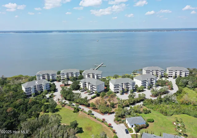 Listing Photo 2 - Condo for sale in building located at 1700 Salter Path Rd, Indian Beach, NC 28512 - Unit #K-102
