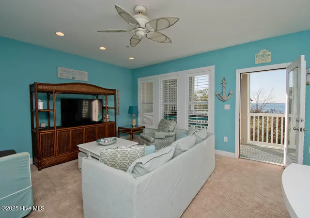 Listing Photo 3 - Condo for sale in building located at 1700 Salter Path Rd, Indian Beach, NC 28512 - Unit #K-102