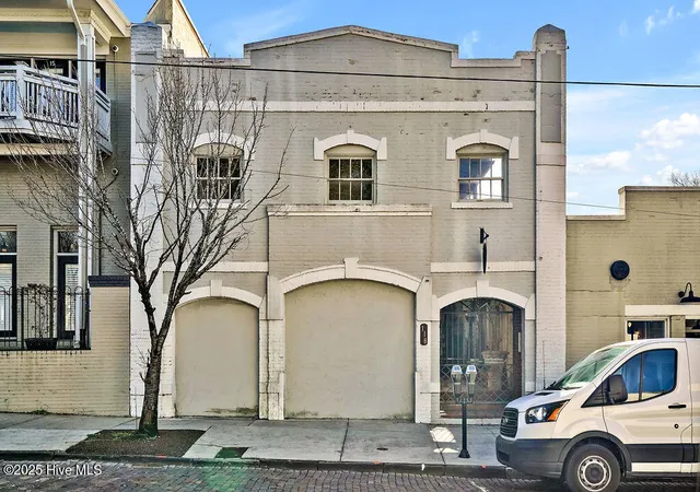 Listing Photo 4 - Condo for sale in building located at 118 Dock St, Wilmington, NC 28401 - Unit #Apt 9
