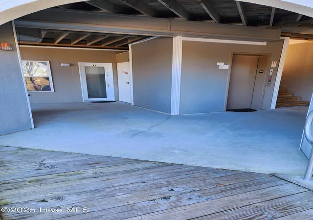 Listing Photo 3 - Condo for sale in building located at 100 Lighthouse Ln, Cedar Point, NC 28584 - Unit #D3