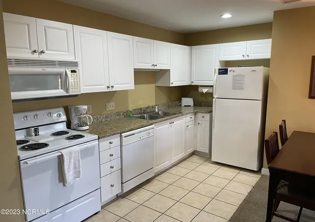 Listing Photo 3 - Condo for sale in building located at 492 Little River Farm Blvd, Carthage, NC 28327 - Unit #106A