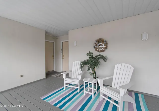 Listing Photo 4 - Condo for sale in building located at 3030 Marsh Winds Cir, St. James, NC 28461 - Unit #605