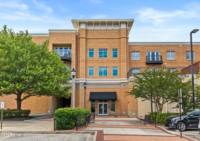 Listing Photo 1 - Condo for sale in building located at 6832 Main St, Wilmington, NC 28405 - Unit #Unit 217