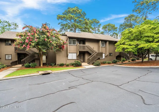 Listing Photo 1 - Condo for sale in building located at 800Th St Andrews Dr, Pinehurst, NC 28374 - Unit #234