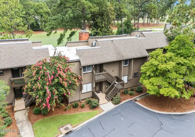 Listing Photo 3 - Condo for sale in building located at 800Th St Andrews Dr, Pinehurst, NC 28374 - Unit #234
